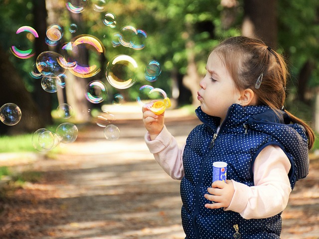 child with bubbles - daniela dimitrova from pixabay